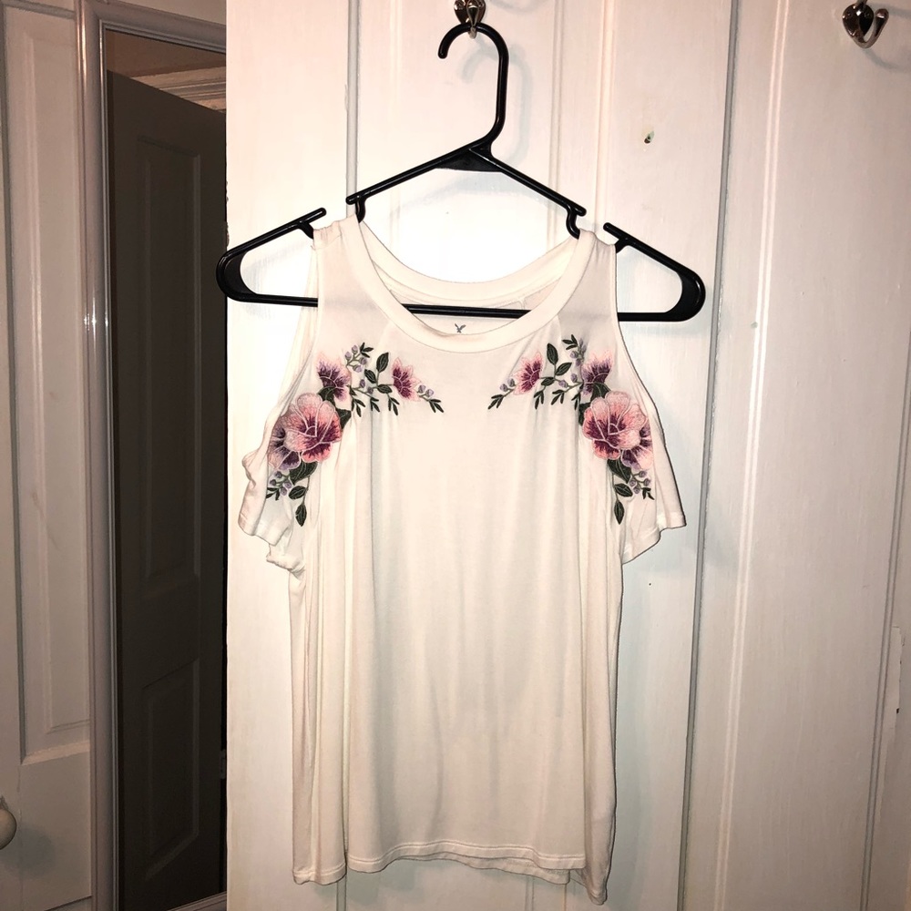 cut out shoulder tee